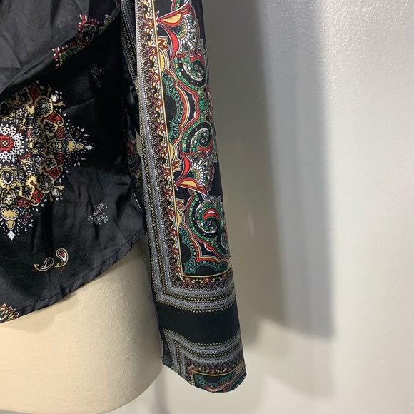 Banjul low v neck blouse - Picture 4 of 8